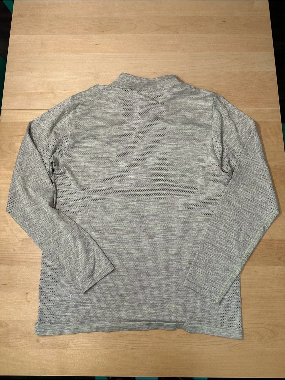 Lululemon quarter zip, lightweight, breathable. Women’s size XL - Picture 2 of 8